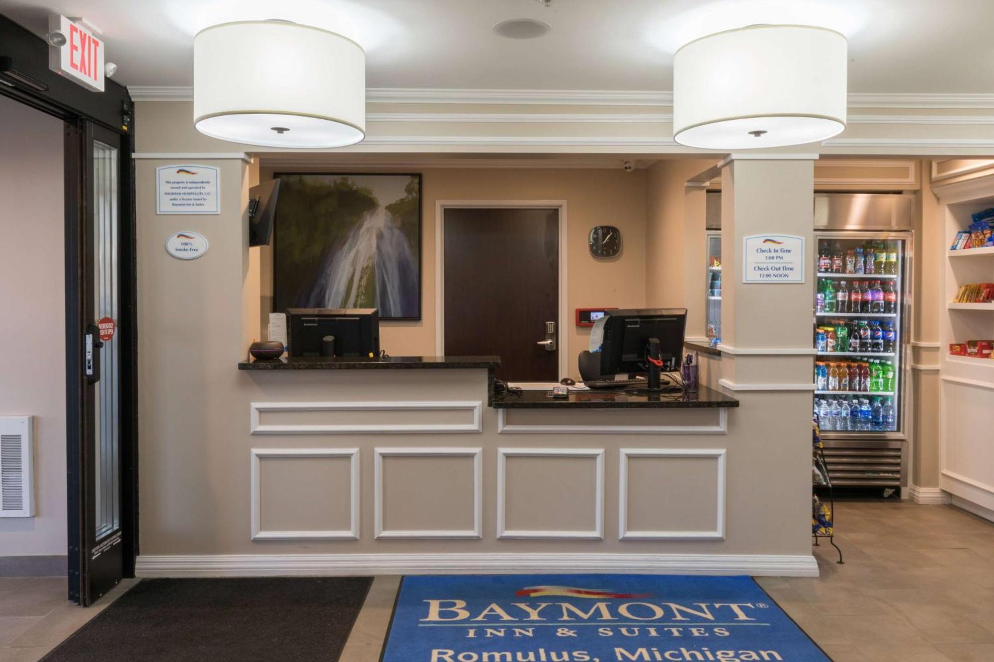 Готель Baymont By Wyndham Detroit Airport/Ром'юлус Екстер'єр фото
